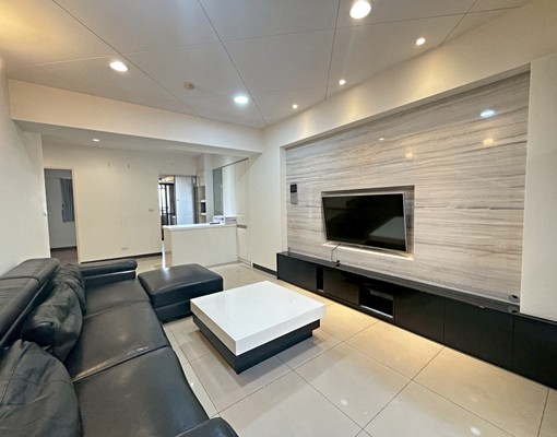 大里市中心🏠三房含車位寬敞大客廳🏠生活機能佳 - Image 2