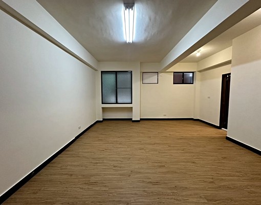 住店兩相宜/大面寬店面/使用面積大 - Image 3