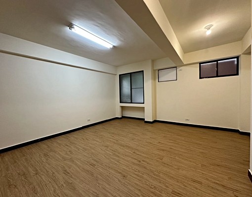 住店兩相宜/大面寬店面/使用面積大 - Image 7