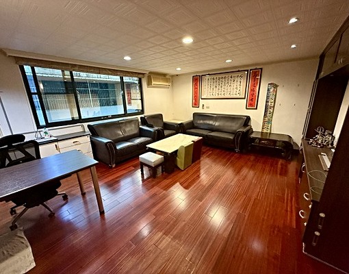 漂亮透天1~3樓.雙車位.近804醫院.3房2廳3衛.可租補 - Image 2