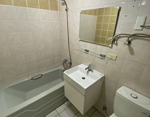 頭家厝火車站夜市旁/巷內社區精美陽台雙人房/可租補可入戶台電 - Image 8