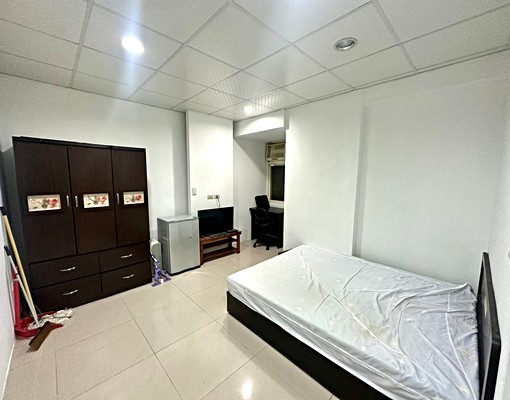 雙和醫院旁/可租補低樓層大套房/圓通路寧靜巷弄 - Image 1