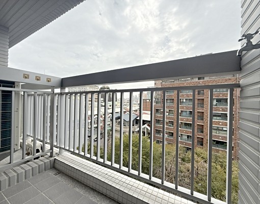 文心中清站🔥G7首綻視野大一房附車位含車管可租補可貓 - Image 7