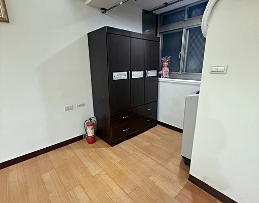 免服務費可租補/電梯精美獨立套房/洗衣機/包裹代收/垃圾代收 - Image 9