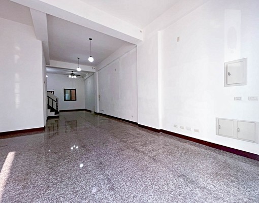 太平家樂福旁🔥住店合一🔥透天 - Image 1