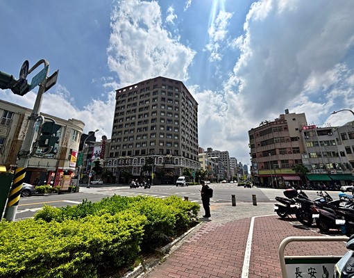 近駁二、鹽埕埔捷運站|屋況超優大套房 - Image 11