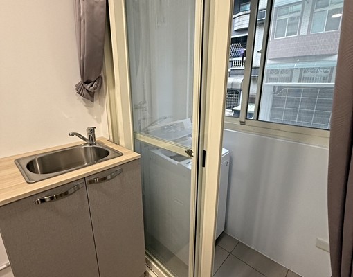 金山街新裝潢竹科園區清交大電梯獨洗獨曬套房流理台木質地板 - Image 4