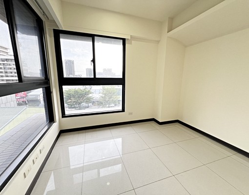 🔥南屯潤隆🔥三房平車🉑全配❤️三面採光❤️質感社區 - Image 6