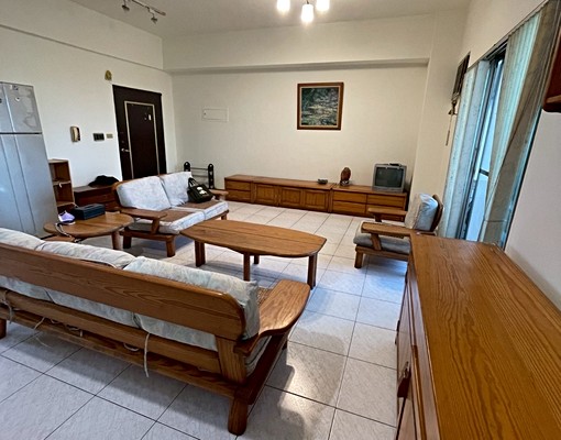 體育公園花鄉大樓電梯住家(含車位)寬敞舒適生活機能好 - Image 2