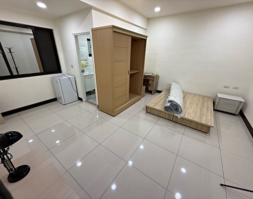 高城路二樓新套房採光佳!短租/年繳可談 - Image 6