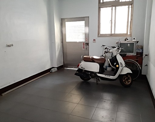 近巨城陽台獨洗套房 - Image 8