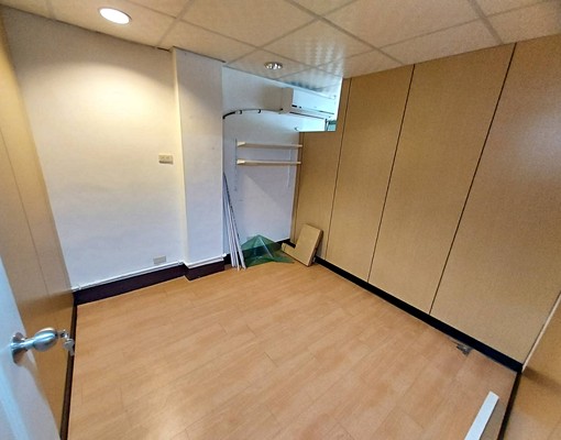 🔆中區柳川河岸🔆美3房🎉傢俱可談🎉17000元 - Image 7