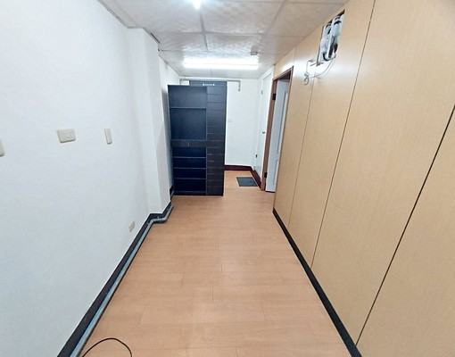 🔆中區柳川河岸🔆美3房🎉傢俱可談🎉17000元 - Image 2