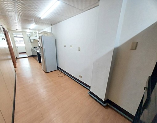 🔆中區柳川河岸🔆美3房🎉傢俱可談🎉17000元 - Image 3