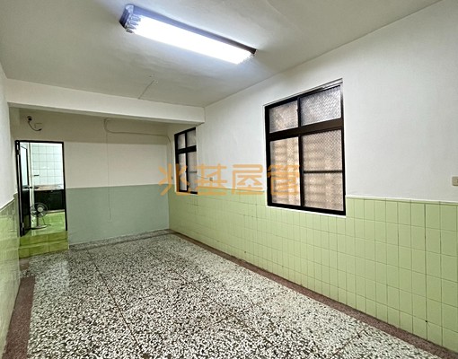 兆基社會住宅🏠巷弄車庫透天/大坪數大空間/可租補 - Image 1