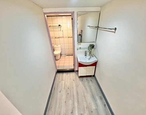 ✨可租補大坪數套房✨台水電✨管理員代收包裹 - Image 9