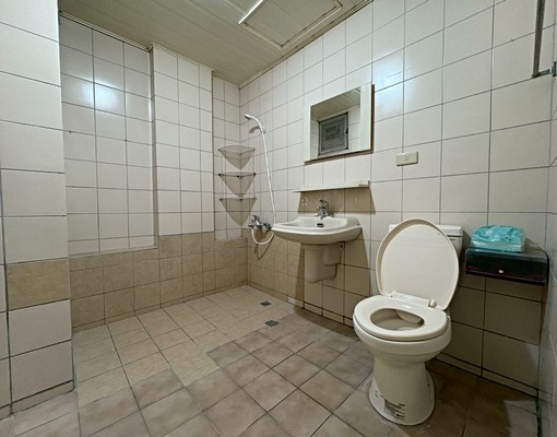 雙車位梧棲國宅全新整理、二樓、大三房、雙車位美寓 - Image 8