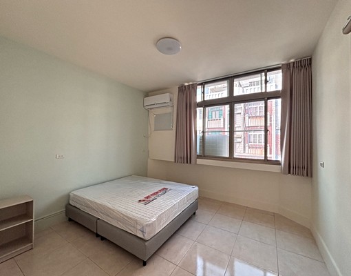 鳳山捷運站全新家具電採光寵物友善大空間一房一廳 - Image 3