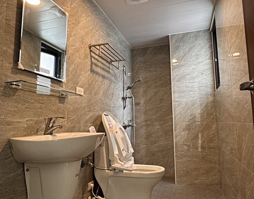 一層兩戶/大客廳大露台/可寵全新出租含車位/可租補*小潔 - Image 8