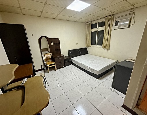 近中壢市中心.火車站旁.透天網路便宜套房 - Image 1