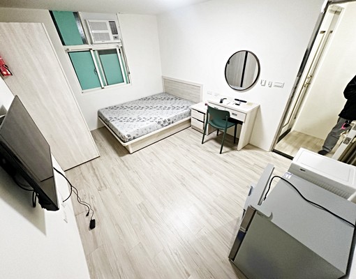 日月光廣場【超值租案】對外窗★戶數少★變頻冷氣 - Image 2