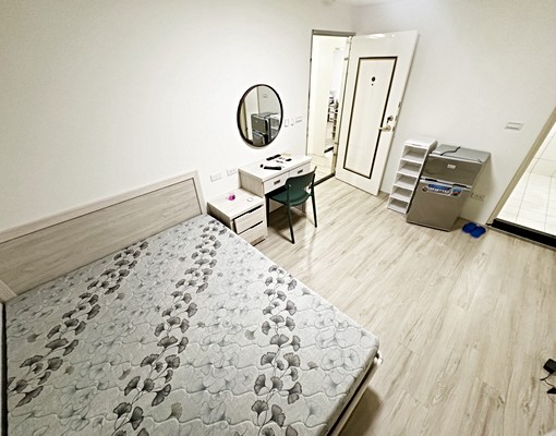 日月光廣場【超值租案】對外窗★戶數少★變頻冷氣 - Image 3