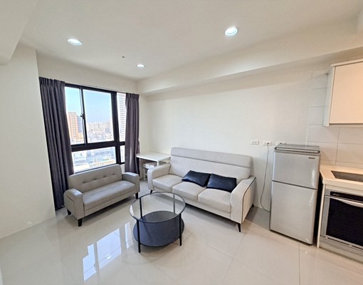 走路就到【逢甲夜市】高質感一房一廳!公園首排視野,獨洗獨曬! - Image 1