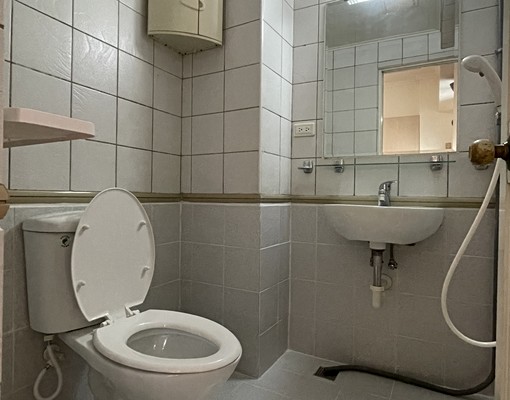 精誠公益商圈三房/家具電全配/木質地板/電梯 - Image 8