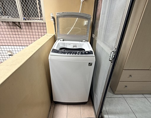 V..可雙租補..大套房有獨立客廳..大陽台 - Image 9