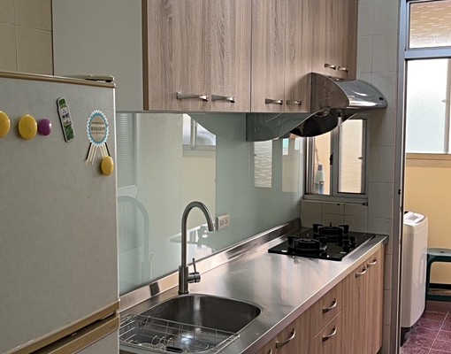 東區夢時代溫馨四房朝南優質公寓,可租補 - Image 2