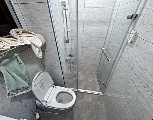 近高鐵捷運站/歐洲風全配裝潢/高檔家具一手皮箱即可入住 - Image 12