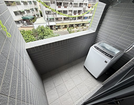 整棟全新電梯✨可租補✨機車位😍陽台獨洗衛浴開窗‼️ - Image 10