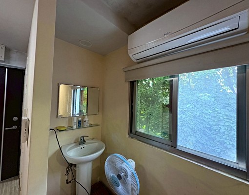 海山✨採光通風獨洗✨垃圾代收✨免爬高✨傢俱齊全大空間 - Image 6