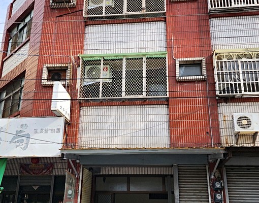 內埔精華商圈店住合一透天 - Image 1