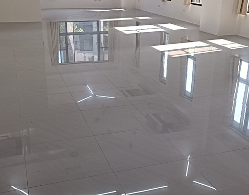 八卦寮辦公住家.無隔間.電梯獨立出入 - Image 1