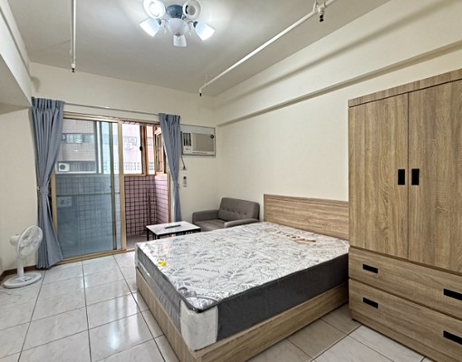 大有〘伊勢丹~大套房.有陽台〙全配.可租補.入戶籍 - Image 2