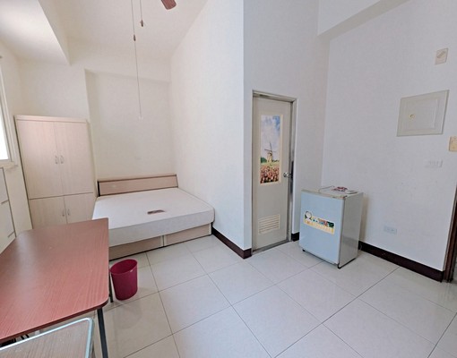 誠租聯絡我!東山軍功商圈中台科大家俱電全配採光大套房 - Image 1