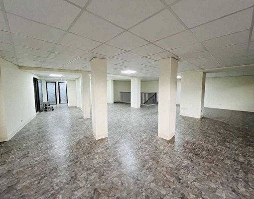 橋頭糖廠/橋頭老街市場旁/多人潮賺錢店面三角窗店王 - Image 7