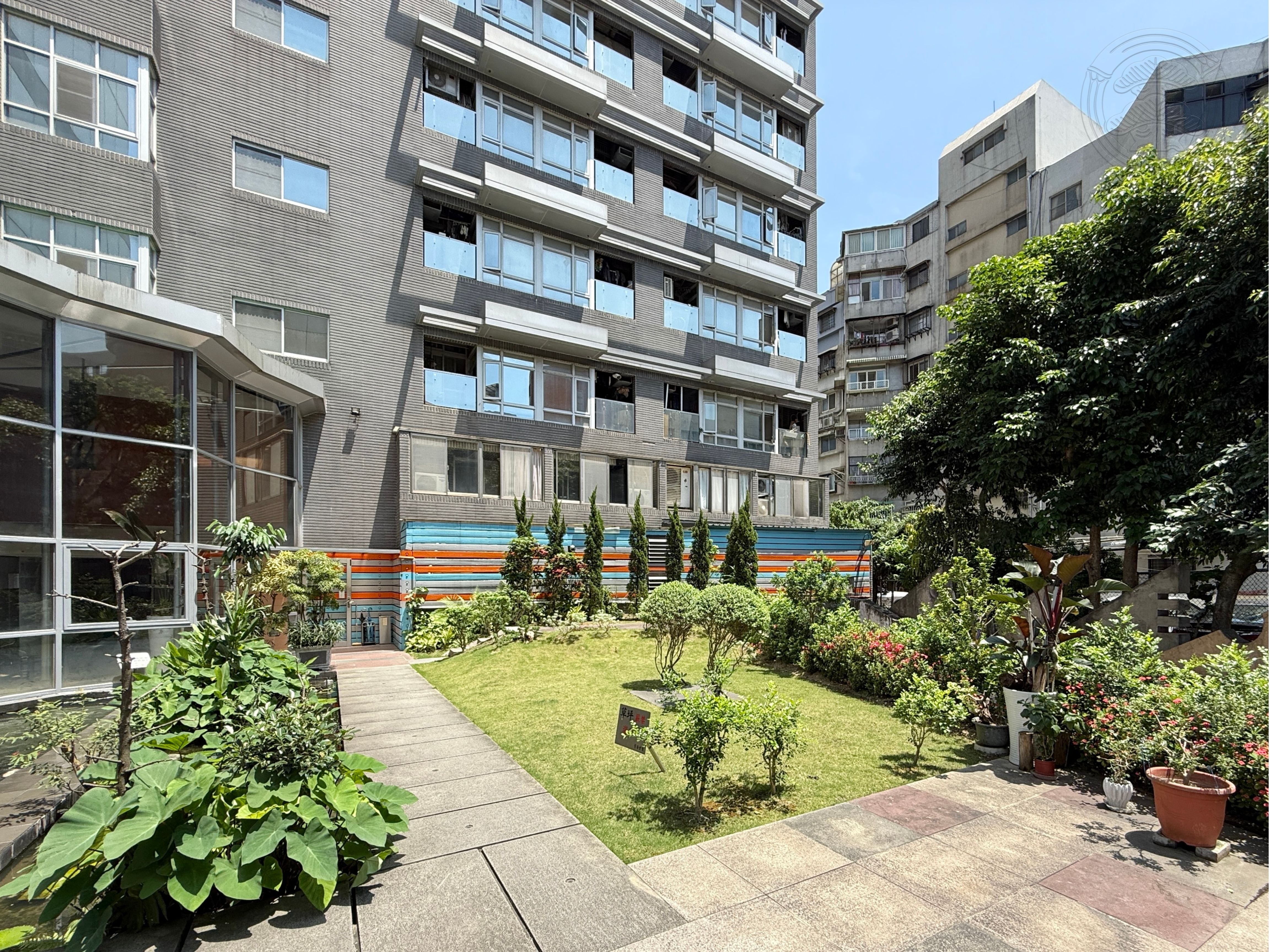 中山國中站航站戀人簡約小資美居