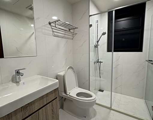 {沁瑜租好屋}♕推薦您德鄰聚面公園前陽台大三房車~ - Image 8