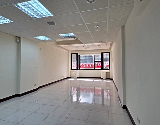 (租)北高雄熱鬧商圈/自由黃昏市場旁/大坪數黃金透店 - Image 6