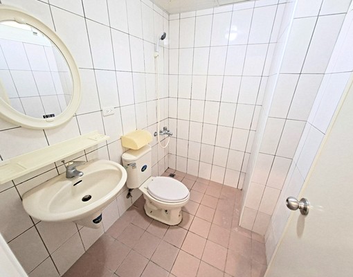 審計新村☆可半年可租補☆電梯☆採光☆陽台曬衣☆衛浴開窗 - Image 11