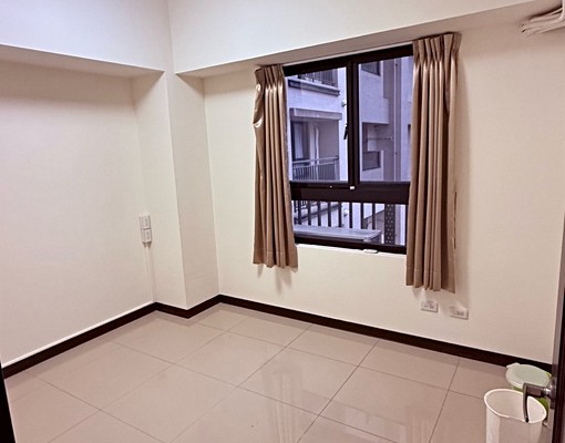 近水湳市場三房平車-空屋 - Image 5