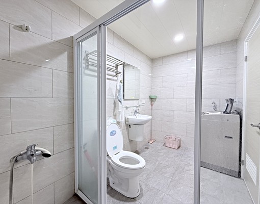 正藝文特區🌈美裝潢大套房/免追垃圾車 - Image 6