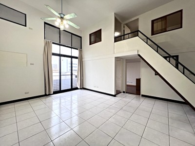 寶家→富農街純室內19坪一層兩戶｜三房＋平車