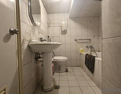 ~~安平樓中樓稀有四房,傢俱全(可租補)~~ - Image 8