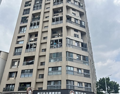 南屯國小震後4房平車全新屋況 - Image 1