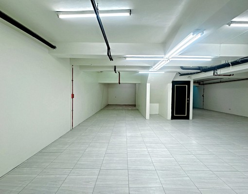 小閔推薦💖使用空間79坪🌟五權南路10米5雙店面旗艦店 - Image 6