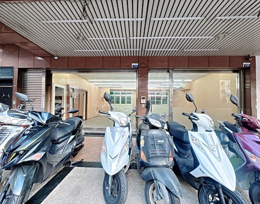 小閔推薦💖使用空間79坪🌟五權南路10米5雙店面旗艦店 - Image 4