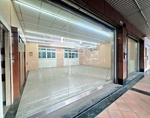 小閔推薦💖使用空間79坪🌟五權南路10米5雙店面旗艦店 - Image 1